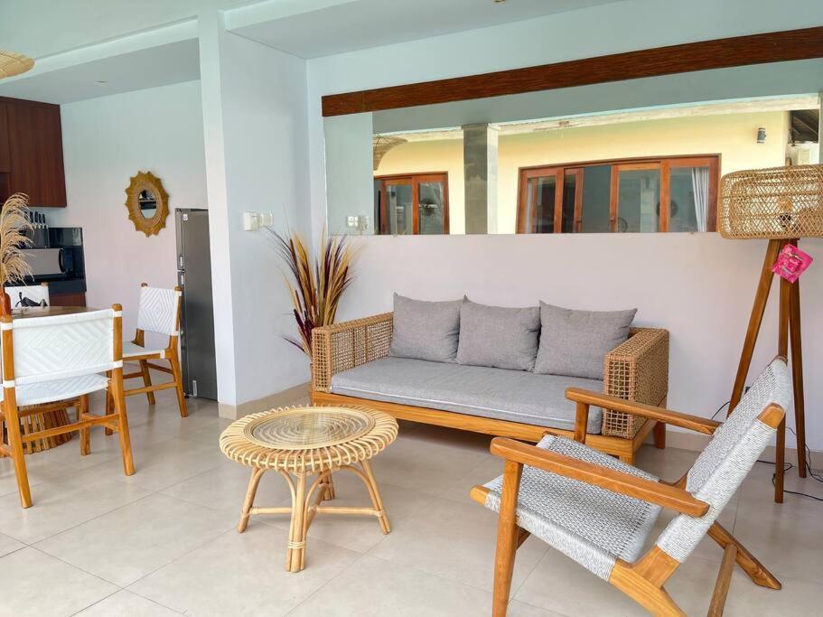 Cosy And Cheerful 2 Bedroom Villa 5Mins To Finns Canggu  Ngoại thất bức ảnh