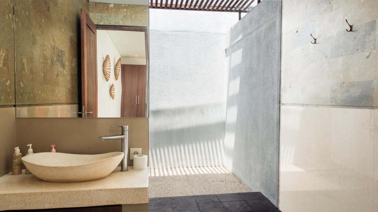 Cosy And Cheerful 2 Bedroom Villa 5Mins To Finns Canggu  Ngoại thất bức ảnh